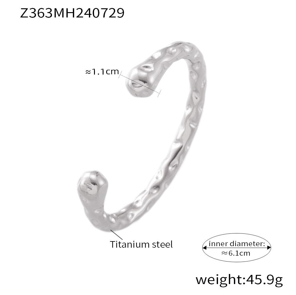 

Wind Niche Opening Irregular Hammer Bracelet Titanium Steel Plated 18k Gold Simple Retro Hand Jewelry