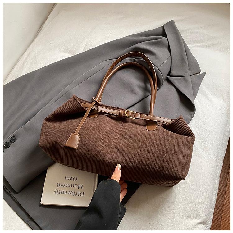 Retro velvet large-capacity bag women's 2025 new trendy fashion underarm bag casual Korean portable commuter bag