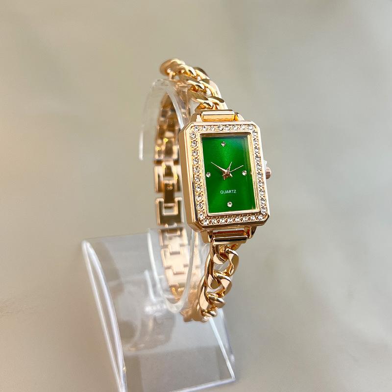 Ceas pătrat vintage cu quartz pentru femei, brățară cu diamant încorporat, design unic de lux, ceas de mână elegant pentru fete, cadou