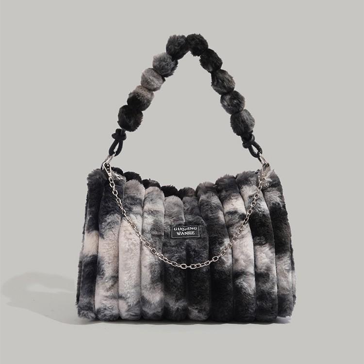 

Autumn and Winter 2025 New Tie-dye Plush Underarm Tote Bag Female Niche Fashion Versatile Chain One Shoulder Wool Bag чёрный