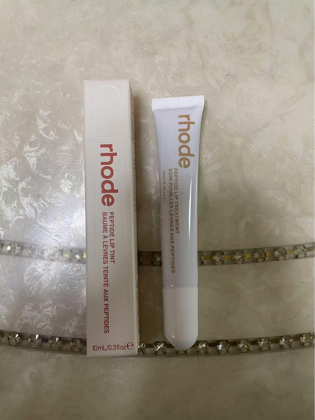 

Тонирующий бальзам для губ Хейли: Трансграничный увлажняющий желе в оттенках ленты/тоста