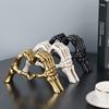 Resin Hand Gesture Desk Statues Modern Heart Shape Hand Figurines Skull Couple Statue  Halloween
