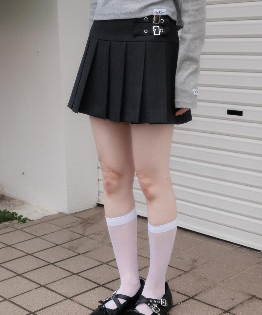 Rose Franz Double Buckle Pleat Mini Skirt [Charcoal]