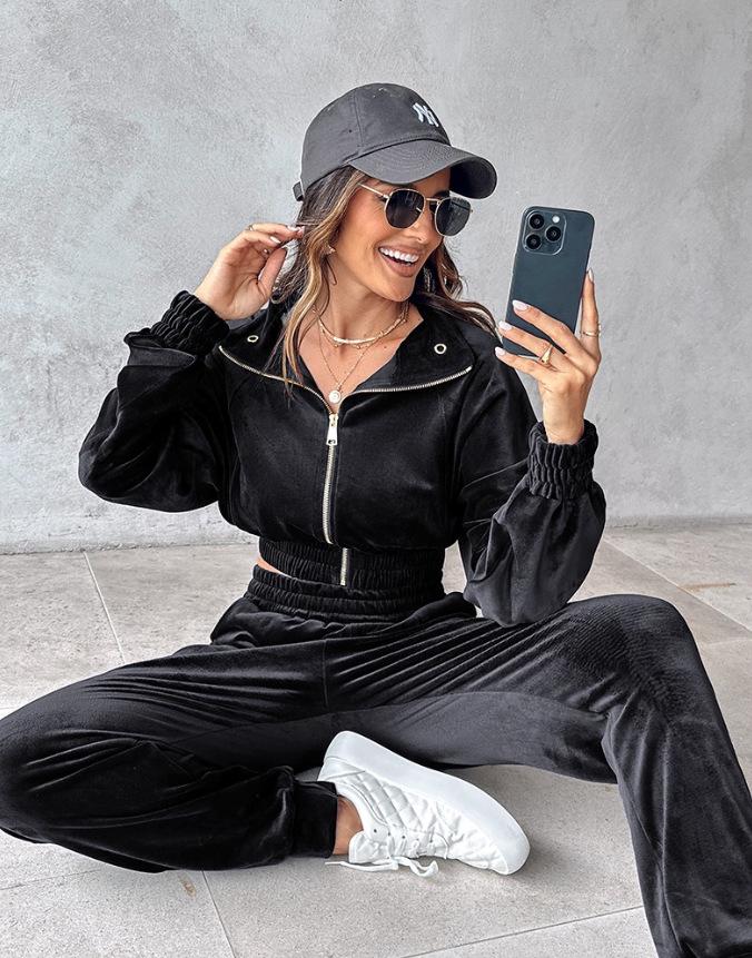 2024 Autumn/Winter Women's Fashion Casual Set: Golden Velvet Long Sleeve Top & Long Pants Two-Piece Set