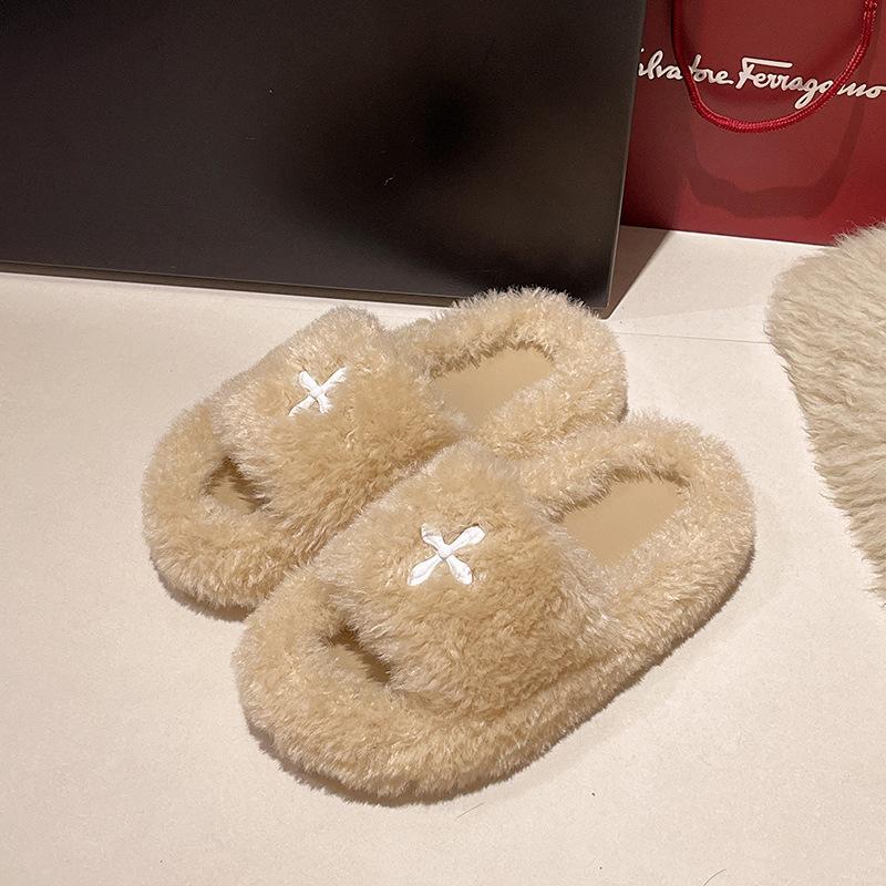Internet-Berühmtheit Europäische dicksohlige flauschige Hausschuhe Damen Herbst- und Winterbekleidung 2025 neu ins trendige Mode Zuhause Kreuz vielseitig