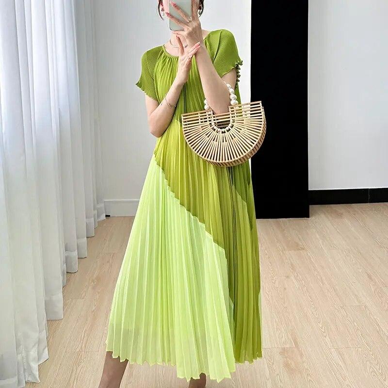Loose Temperament High-end Round Neck Short Sleeved Mid Length Skirt for Children's New Pleated Casual Dress