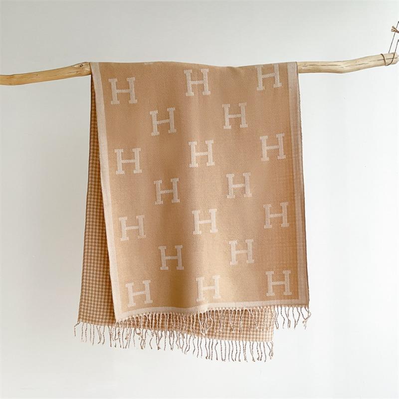 Autumn and Winter Letter Imitation Cashmere Scarf Women's Simple New Versatile Thickened Fringed Shawl Fashionable Warm Scarf