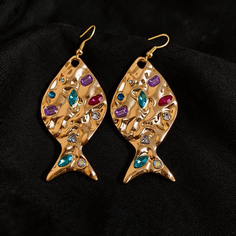 European & American Luxury Rhinestone Geometric Pleated Earrings - Retro, High-End Style for Women