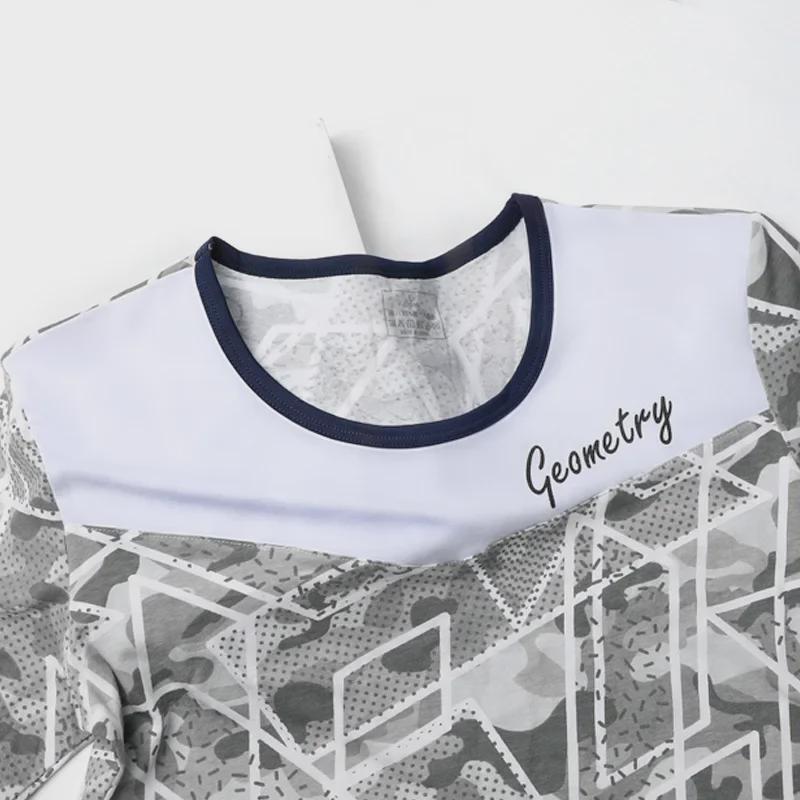 Men's Lightweight Cotton Crew Neck Top - Comfortable, Breathable, Fitted Youth Essential for Autumn.