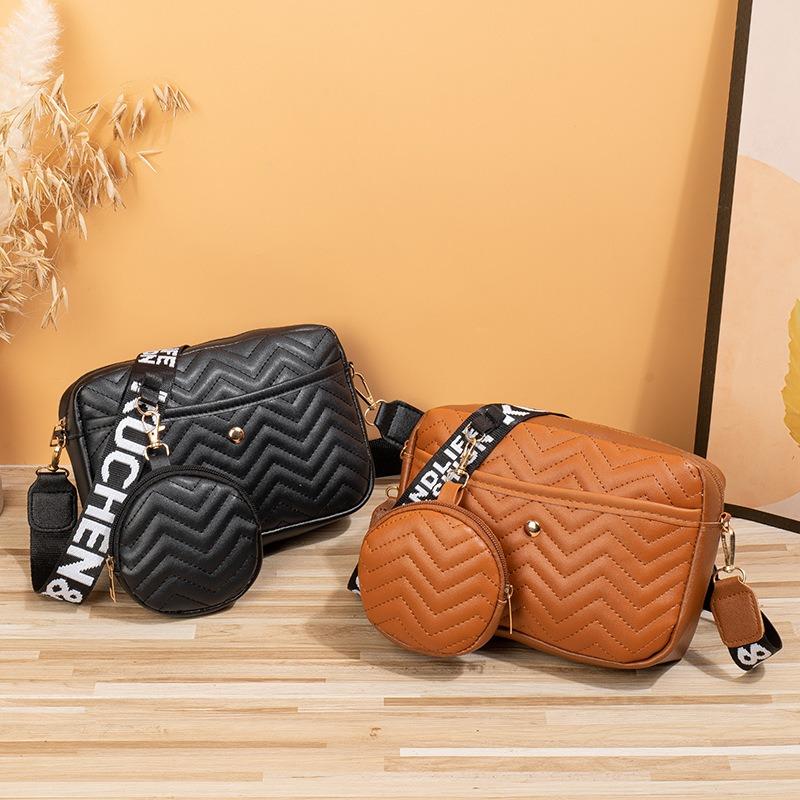 Women's bag single shoulder new girls crossbody cosmetic bag v pattern fashion embroidered single shoulder crossbody bag mother and child