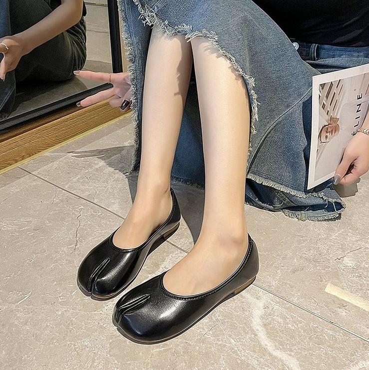 Japanese Style Tabi Ninja Shoes Women Cozy Leather Flats Split Hoof Toe Loafers Femme Mary Jeans Mocasines Ladies Ballerina Shoe