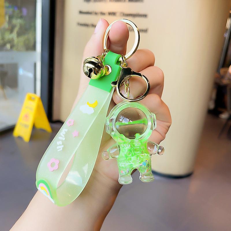 Unique Floating Sand Acryl Keychain Cute Astronaut Design For Gifts And Souvenirs