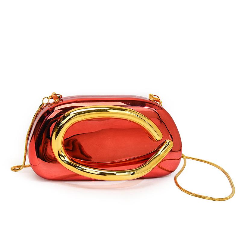 

Foreign trade women s bag 2025 new European and American fashion metal wrist bag personalized glossy chain messenger dinner bag красный