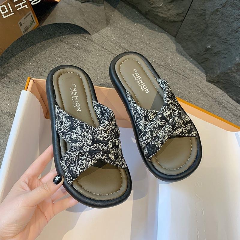 2025 new cross non-slip one-word beach sandals for women's high-end sense of national style thick-bottomed cool slippers for women's summer wear
