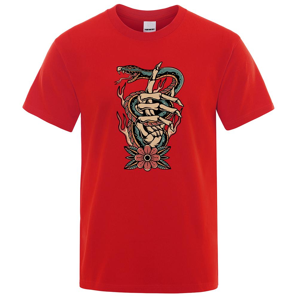 Poisonous Snake Winding Around The Fingertips Tops Men Fashion Soft T Shirt Street Cotton T-Shirts Luxury Oversized Tees