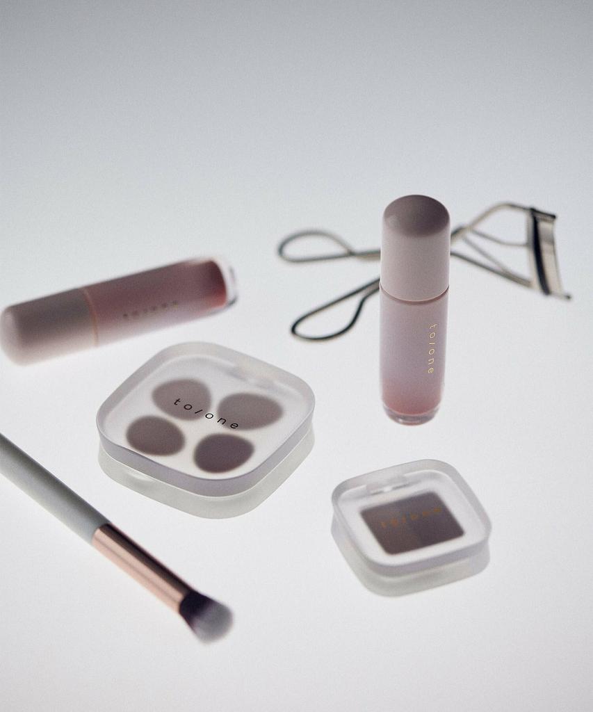 Petal Float Eye Palette 06 Pink Quartz Eyeshadow Palette Pearl to/one
