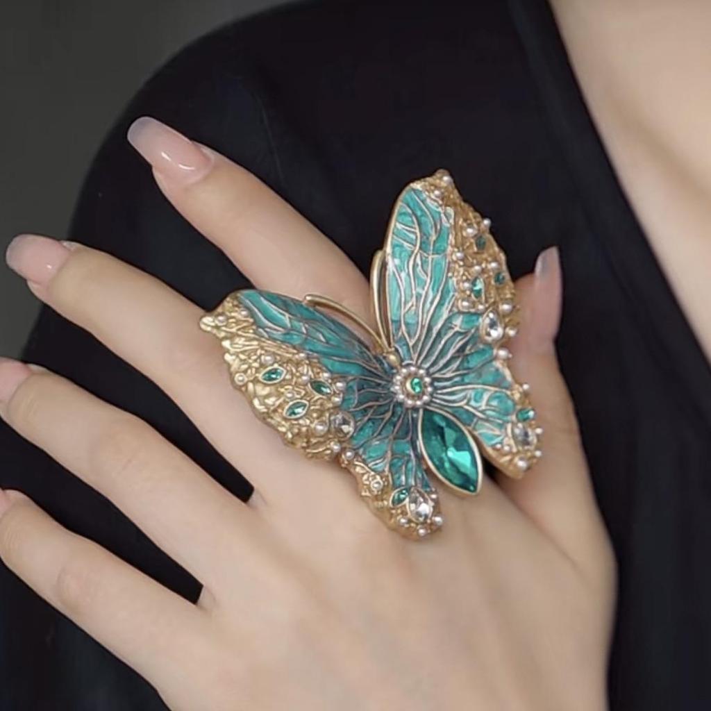 Vintage Gold-Plated Enamel Butterfly Ring - Large, Exaggerated Design for Women (Autumn/Winter Jewelry)