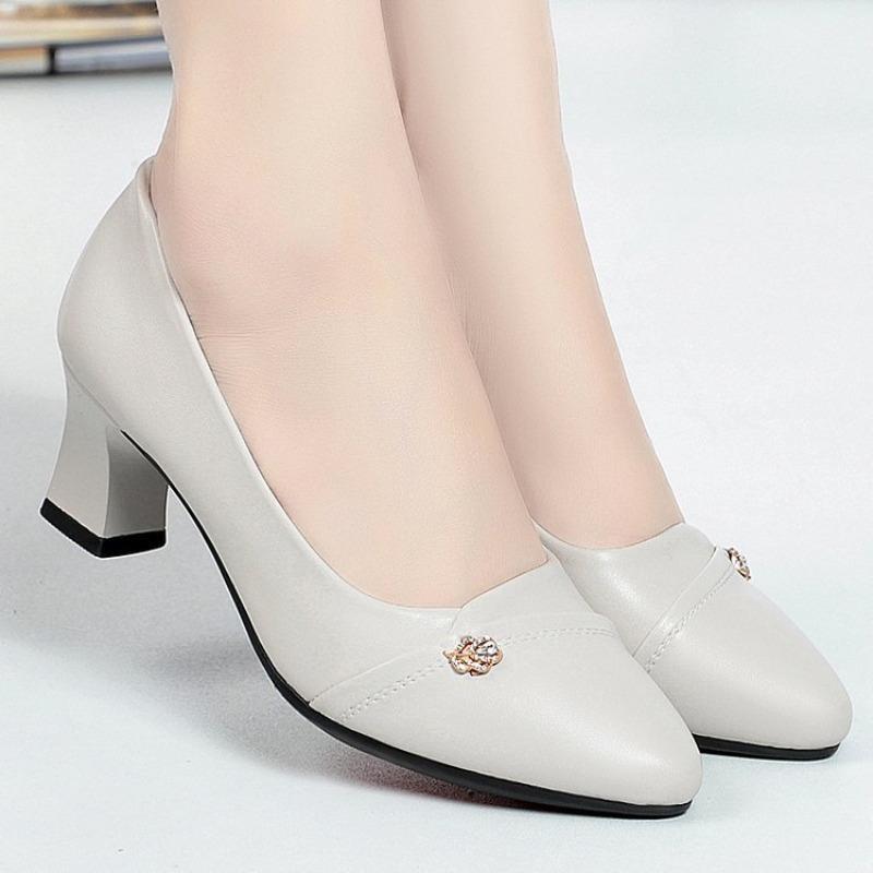 

Spring new high heels single shoes women s small leather shoes mother shoes middle heel versatile temperament shallow mouth single shoes women s shoes 40