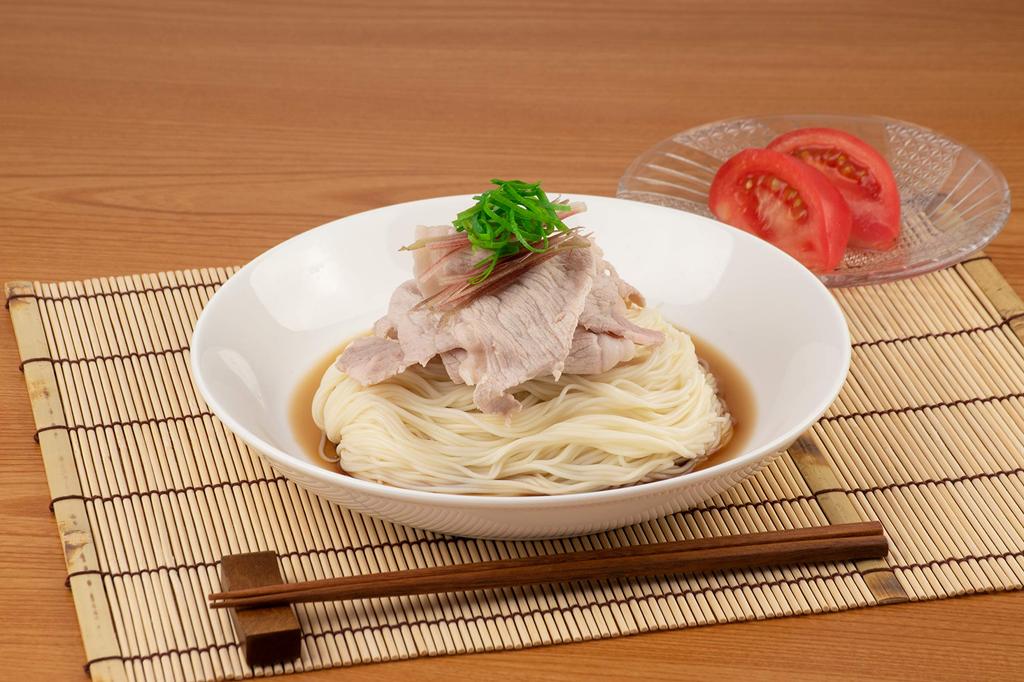 Tiger Crown Made in Japan You can make pasta and somen noodles in the PC Pasta Warm Vegetables Pink microwave. & No.3560