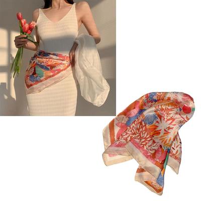 Modisches Damen Kopftuch mit hellem Blumenmuster für einen eleganten Look, vielseitig einsetzbares quadratisches Tuch, Schal, Wickeltuch