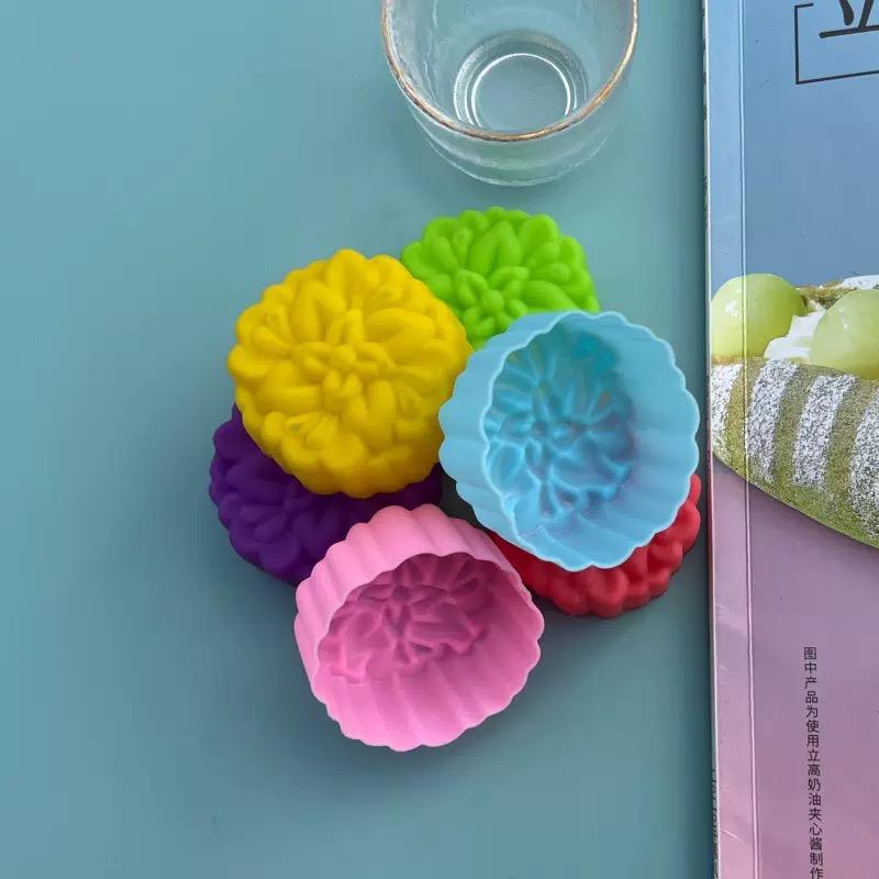 20 Pcs/lot 5cm Food-grade New Flower Shaped Silicone Chocolate Mold Pudding Jelly Cake Molds Mini Soap Mold Bakeware