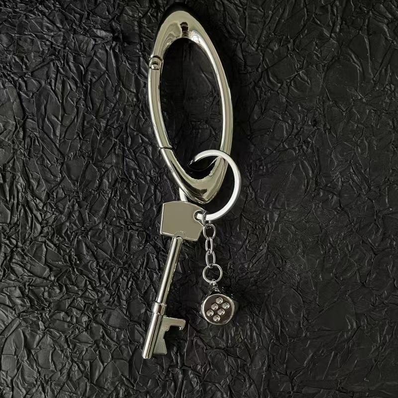 

Унисекс Essential Belt Icon Carabiner Blackout Keychain Oval Solid Belt Buckle Couple Sliver Key Ring Women Men Bag Accessories one size