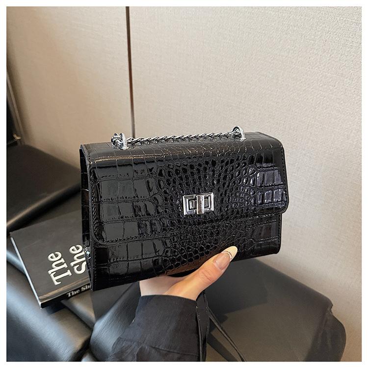 

модная сумка на плечо с квадратной цепочкой с новым крокодиловым узором, сумка кроссбоди, нишевая маленькая сумка с замком, женская сумка чёрный