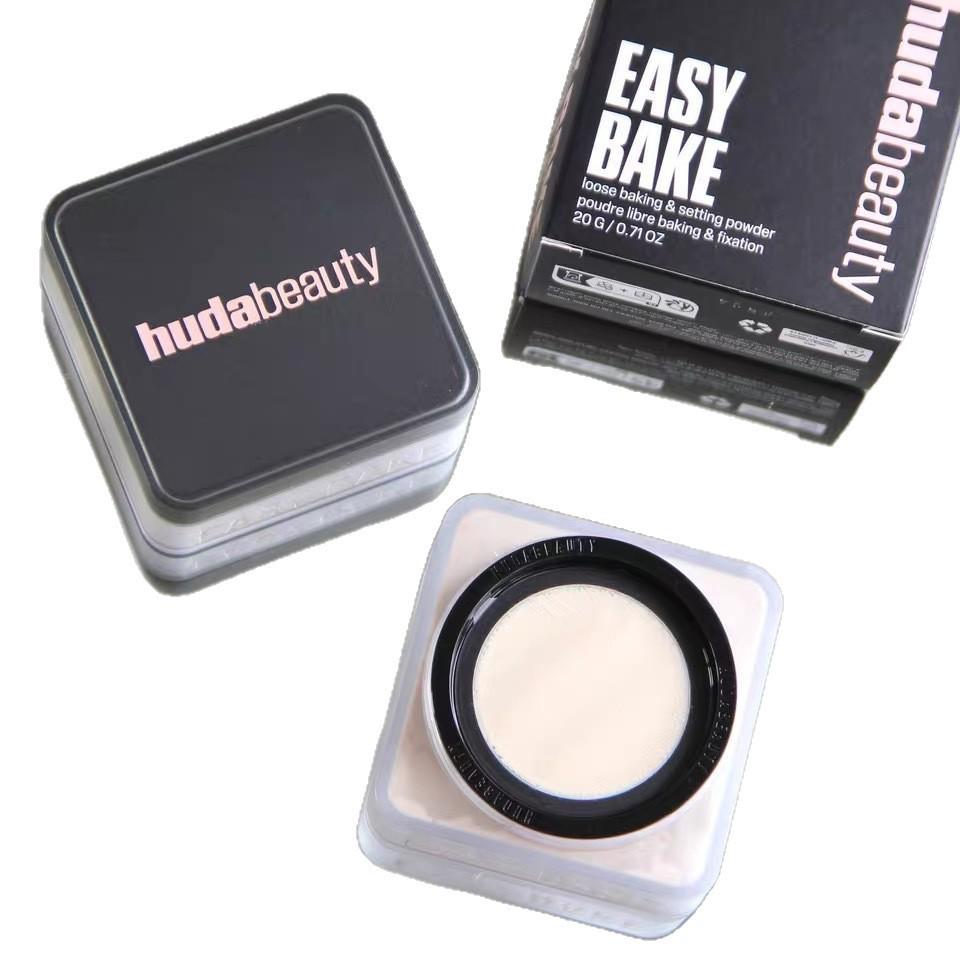 HUDA Beauty Transparent Loose Powder: Oil-Control Setting Foundation with Refreshing Concealer.