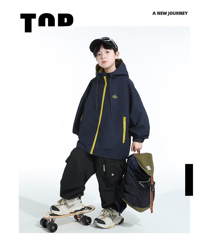 Hübsche Big Boy 2025 Frühling-Herbst Outdoor Kapuzen-Windjacke