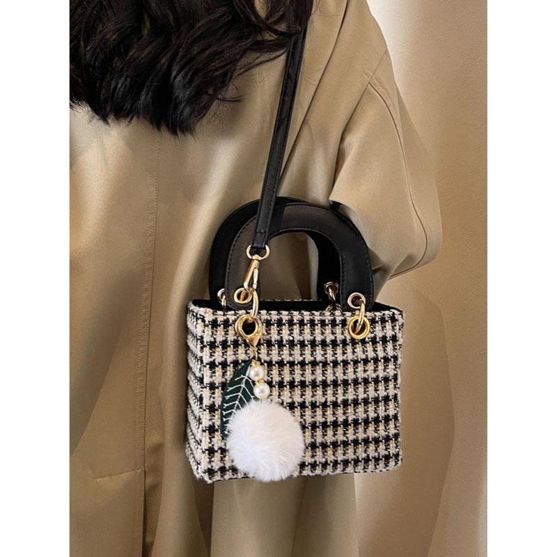 Autumn Winter Woolen Handbag Christmas Style Women  New Fashion Checkered Mini Square Bag Senior Sense Crossbody Pack