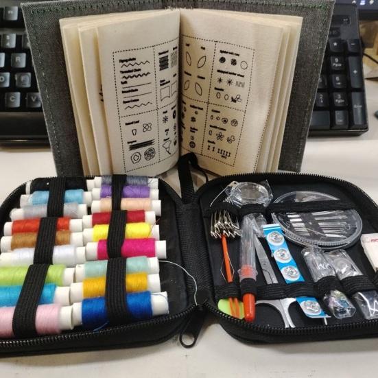 Stickstichbuch-Set DIY Stickerei Nachschlagewerk Stichanleitung Fäden Nadeln Schere Nähwerkzeug-Set Tragbares Stickerei-Set für Anfänger