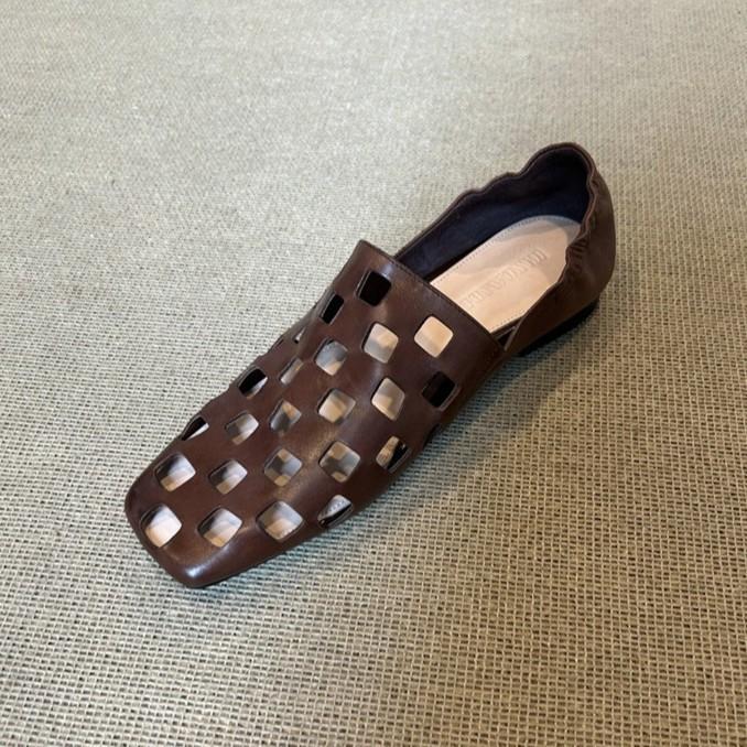 Sheepskin version~ New summer design sense niche square head Muller shoes hollow pleated temperament retro flat single shoes women