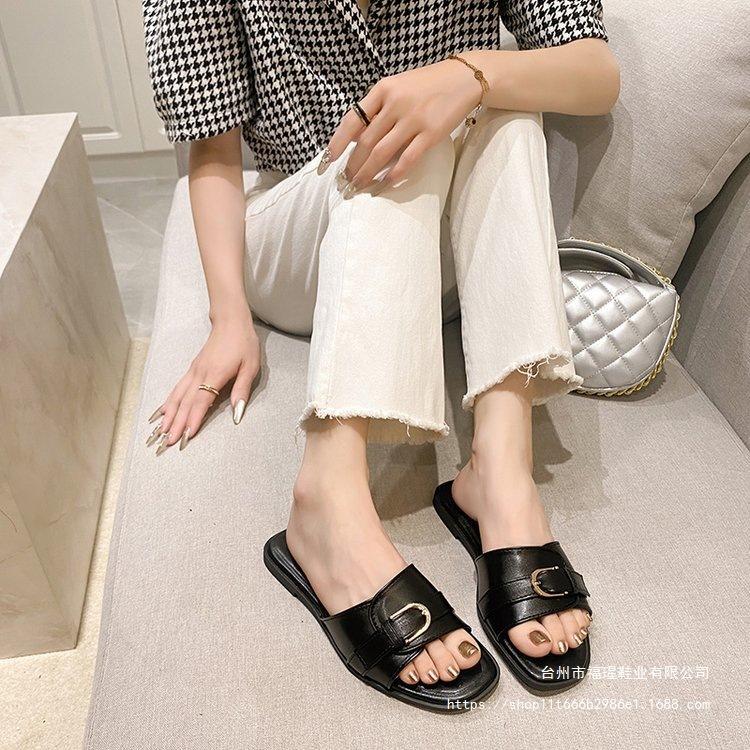 Cool slippers women's summer wear fashion sense metal buckle half slippers soft leather square head flat bottom beach one-word slippers