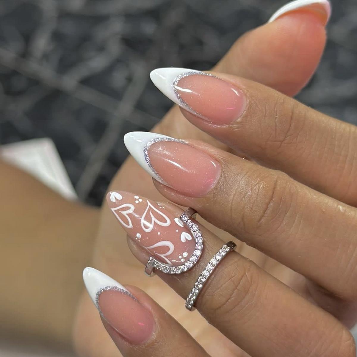 

Sweet Style White French Tip Glitter Heart Detachable Fake Nails