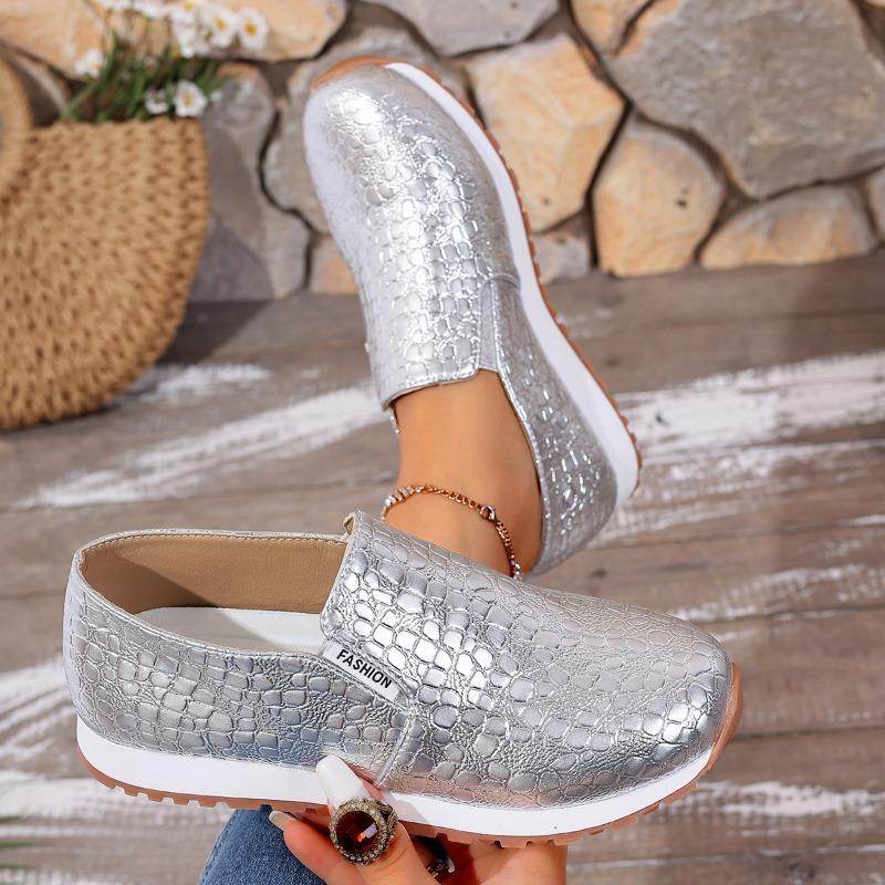 Large size flat casual shoes spring and autumn new snake pattern leather surface round head women's single shoes lazy shoes
