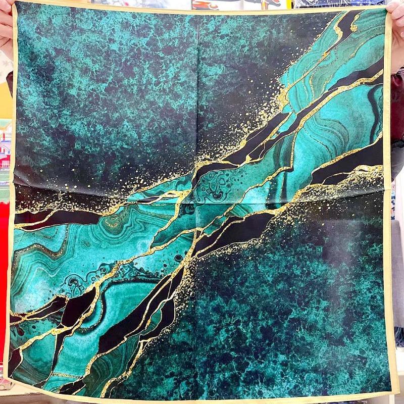 

Silk scarf - versatile silk scarf for women, 100% mulberry silk, perfect for spring and autumn 66X66cm изумрудный