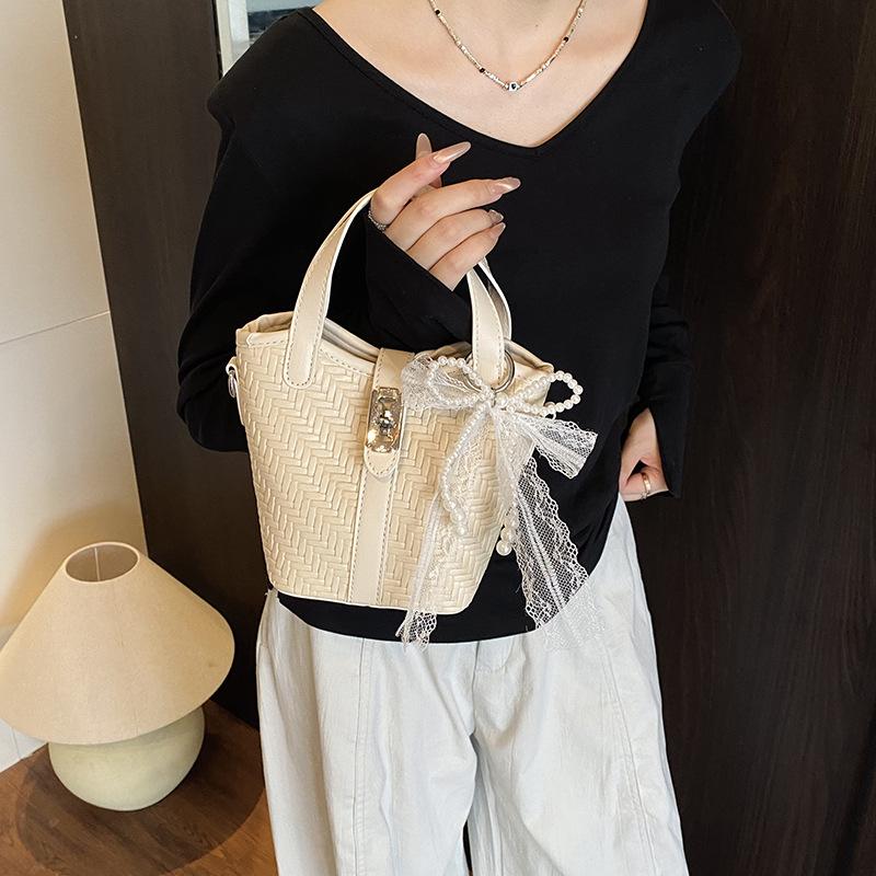 Premium Bag 2025 New Trendy Fashion Handbag Summer Popular Commuter Women's Bag Versatile Messenger Bucket Bag