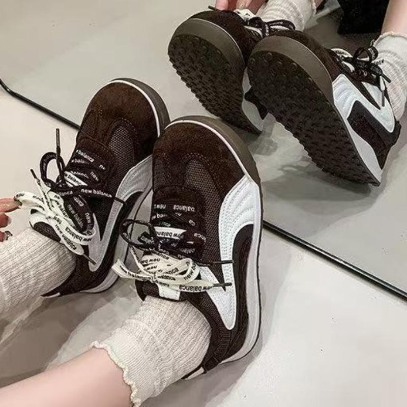 Retro lightweight soft sole shows small autumn sports shoes, pair of shoelaces, thick sole breathable women