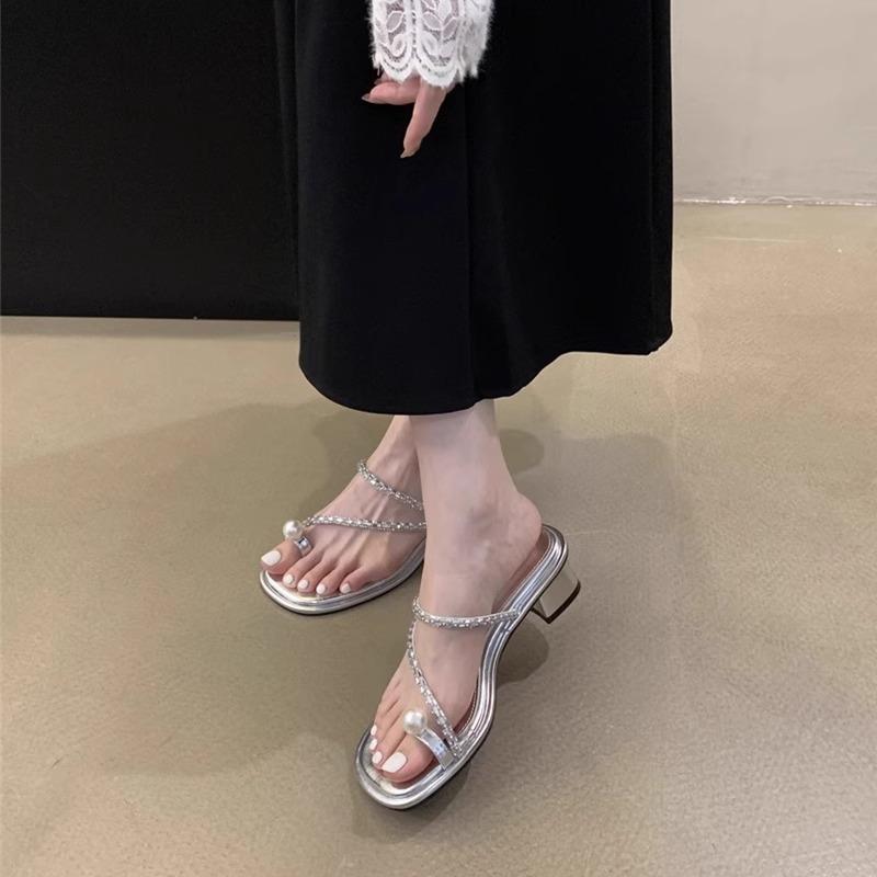 Fairy style temperament thick heel set toe pearl cool slippers female outer wear 2025 summer rhinestone medium heel Roman toe French