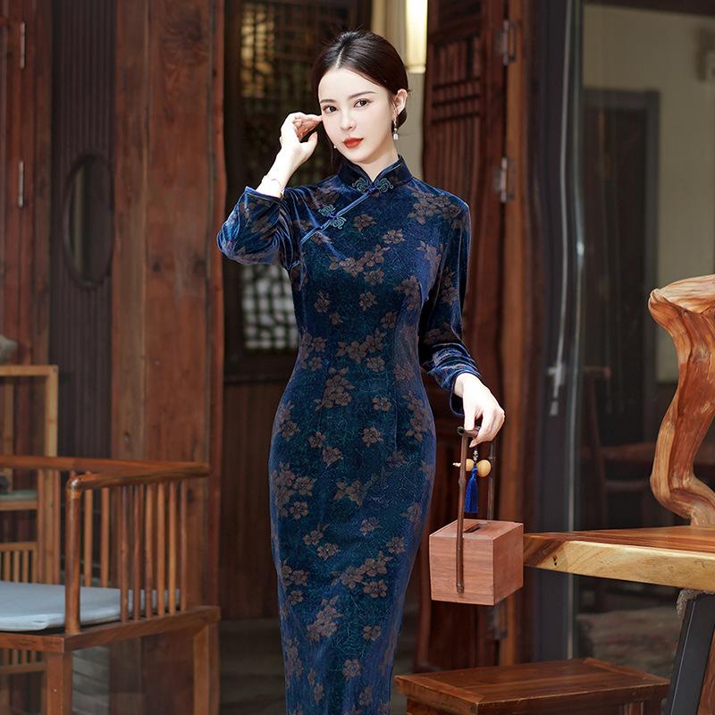 1011 autumn and winter new velvet improved cheongsam large size long nine-quarter sleeve wedding ceremony performance