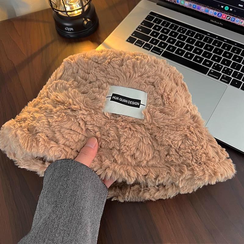 

Белая плюшевая панама женская осенне-зимняя новая большой окружности головы утолщенная теплая однотонная с маленькими полями average size adjustable (54-60cm) хаки