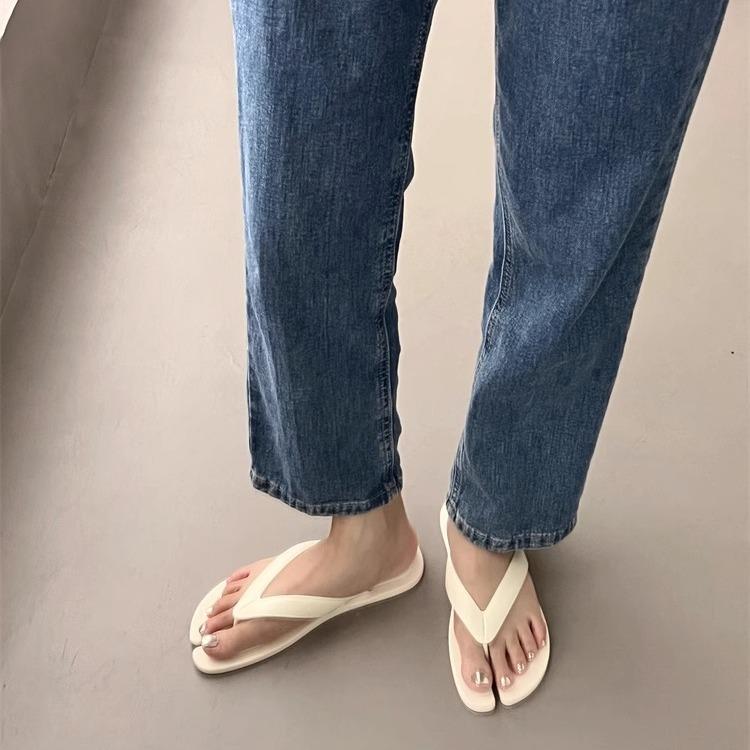 Cool~ Internet celebrity flip-flops women's fashion 2025 new toe flat toe cold slippers beach shoes