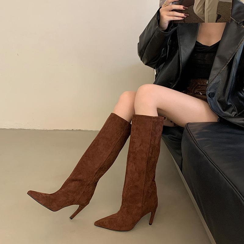 

European and American style fashion pointed high boots with simple temperament straight boots 2026 new versatile high heels 35 коричневый
