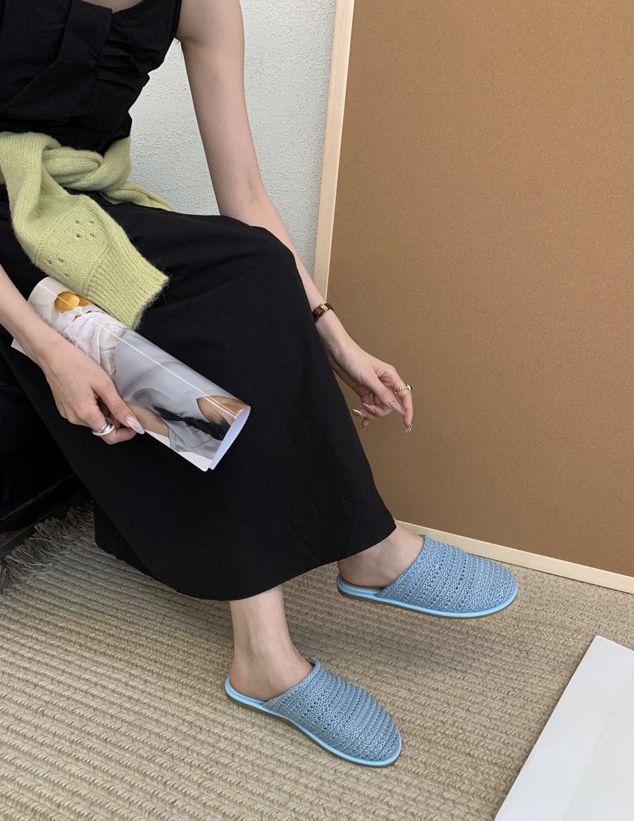 

Spring new woven bag head slippers women s European station round head flat bottom comfortable outside wear one pedal and half drag 40 синий