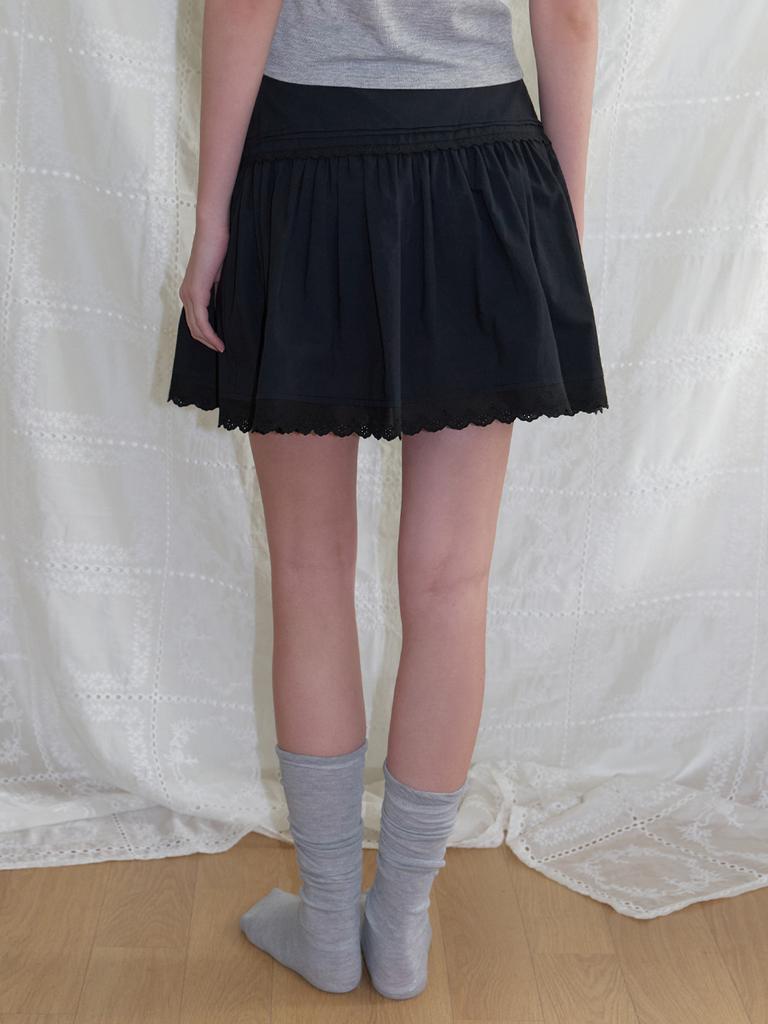 Liel Berries Lace Mini Skirt (Black)