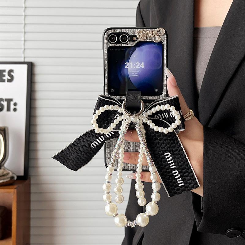 Pearl Hand Chain Mobile Phone Case for Samsung Zflip5 Bow W24flip Leather Hard Shell Rhinestone Letters