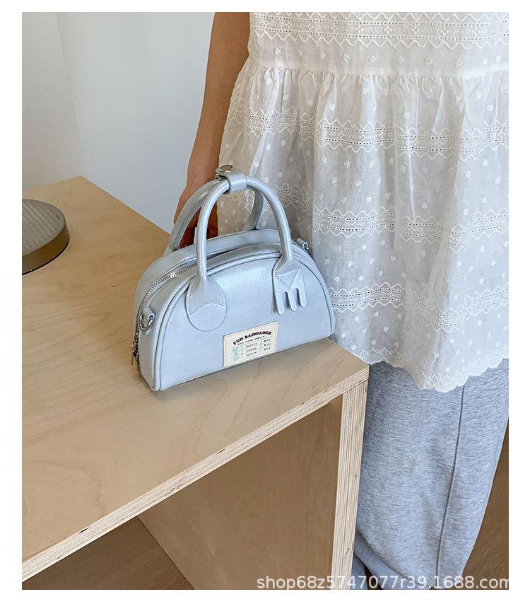 Super Hot Small Bag Women's Retro 2025 New Fashion Crossbody Bag Korean Version of Versatile Niche Handheld Pillow Bag