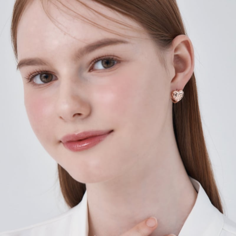 CRANNE 14K Ballroom Heart Carved Cubic One-Touch Earrings C24EGP212