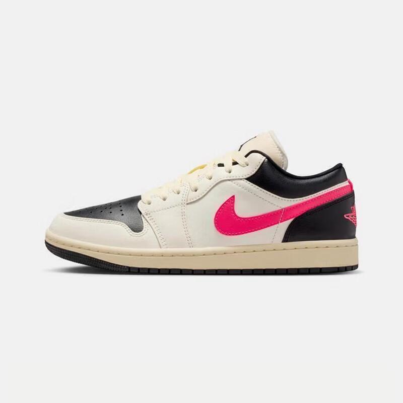 

Jordan AJ1 Women s Low-Top Sneakers 37.5