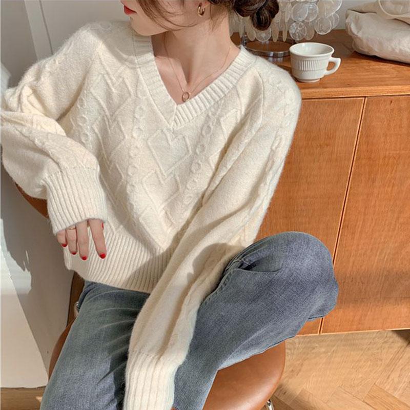 Knitted Heart Pattern Women Sweater Sweet Loose Short Pull Pullover Simple Casual Style V-neck Long Sleeve Top Korean Fashion